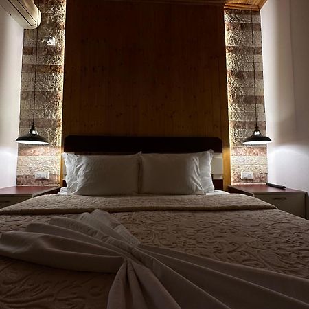 "Mani Guest House" Гирокастра Экстерьер фото
